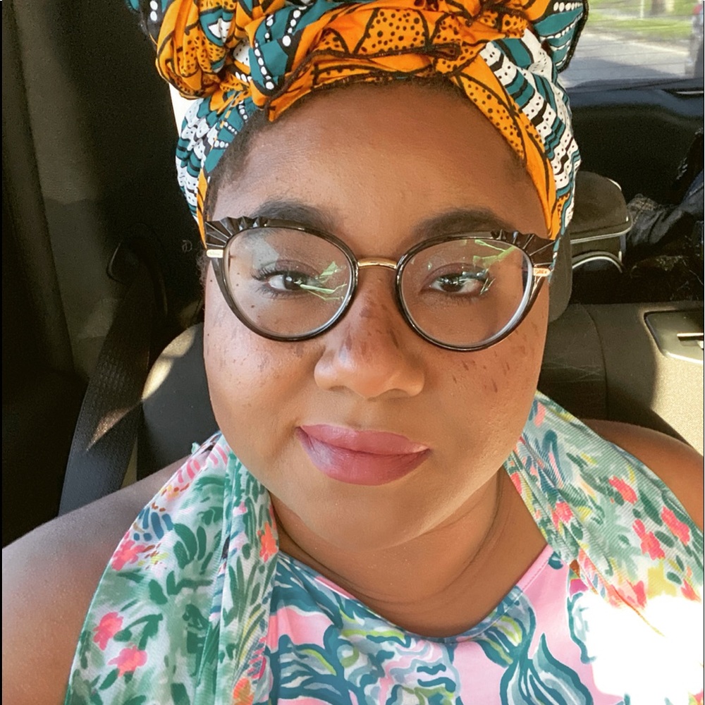 Meet your Posher, Stephanie